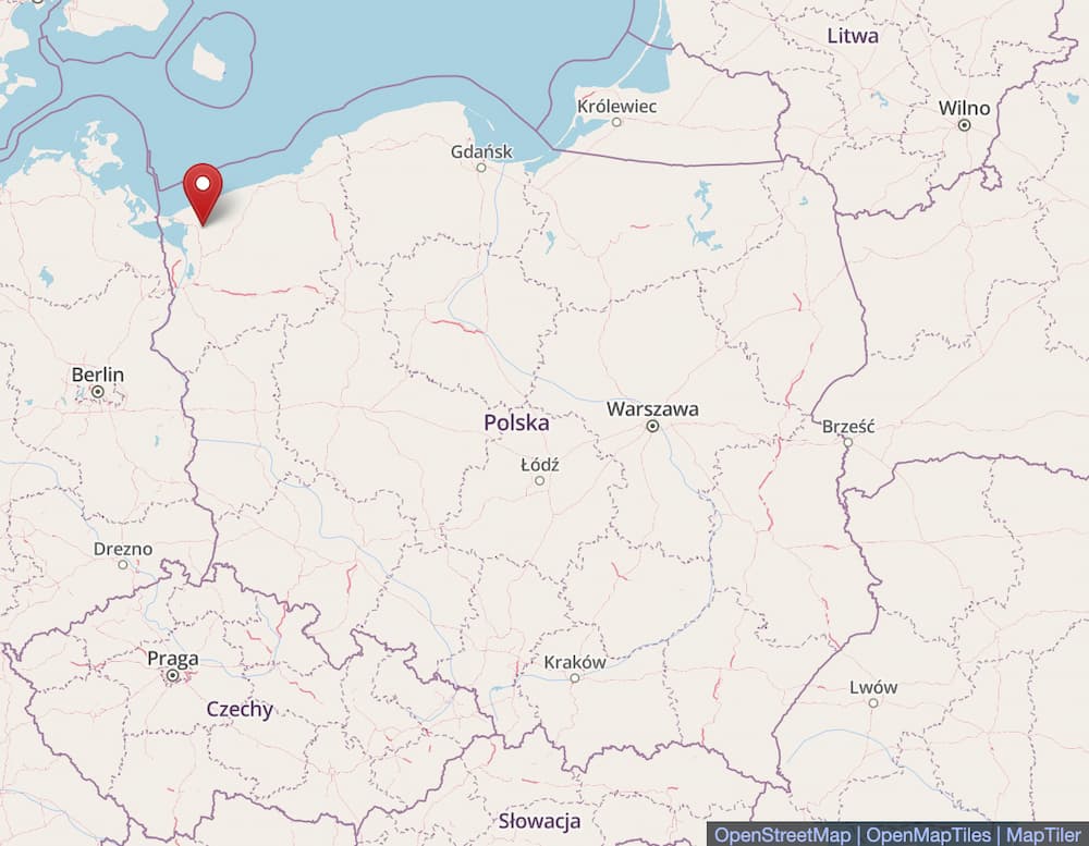 Położenie Wysokiej Kamieńskiej na mapie Polski. Miejscowość znajduje się około 25km od Morza Bałtyckiego i około 50km od granicy z Niemcami